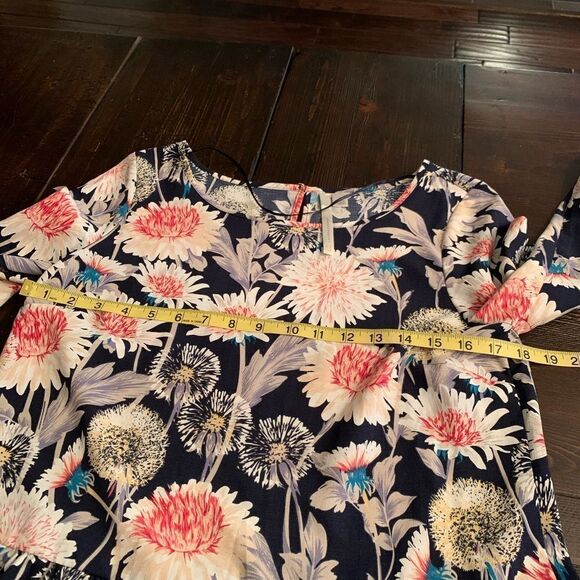 Floral Detail Top by LC Lauren Conrad size Small - Picture 8 of 8